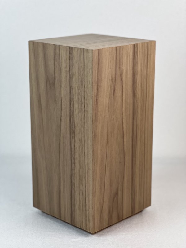 urn van hout, houten urn, urn, notenhout, bijzondere urn